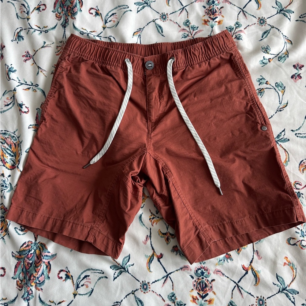 EUC Vuori Men's Ripstop Shorts Size Small in Dark Penny